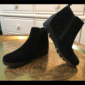 Ladies leather short boot size 11